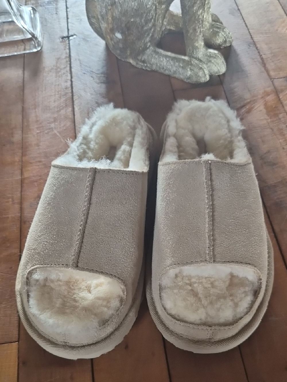 UGG  Greensport Slides Kids 4 Ladies 7